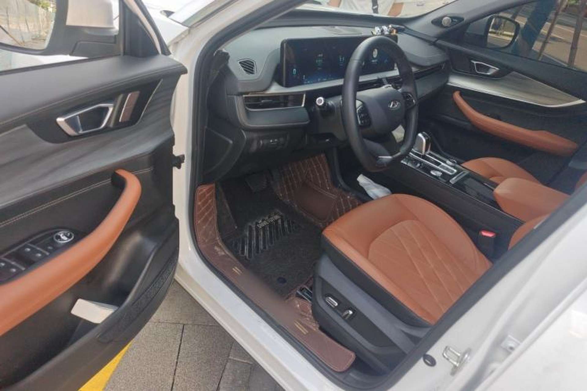 Used Chery Tiggo 8 PLUS 2021 290TGDI DCT Luxury Edition Driver Seat