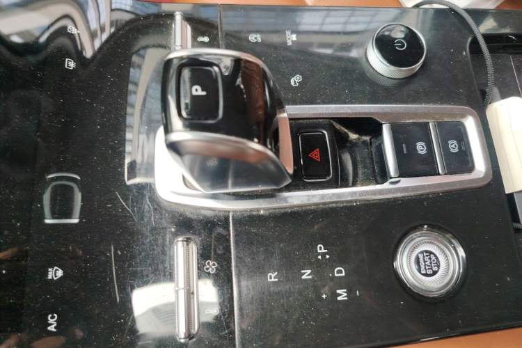 Used Chery Tiggo 8 PLUS 2021 290TGDI DCT Luxury Edition Gear Lever