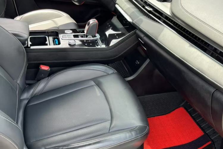 Used Chery Tiggo 8 PLUS 2021 290TGDI DCT Haoting Edition+ Interior 3