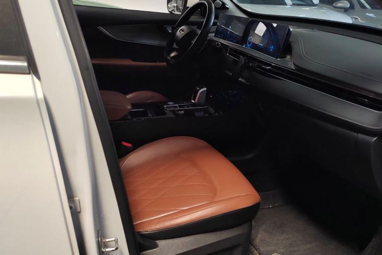 Used Chery Tiggo 8 PLUS 2021 290TGDI DCT Luxury Edition Interior 5