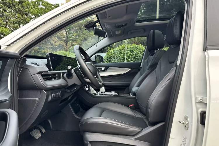 Used Chery Tiggo 8 PLUS 2021 290TGDI DCT Haoting Edition Interior 5