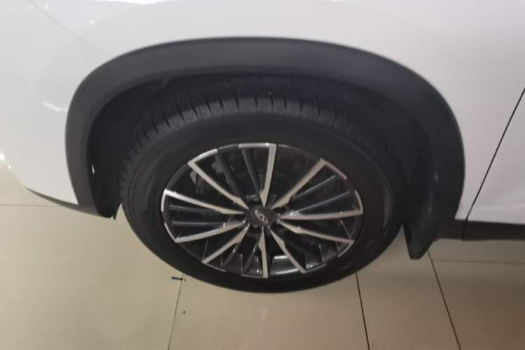 Used Chery Tiggo 8 PLUS 2021 290TGDI DCT Luxury Edition Left Front Wheel Hub