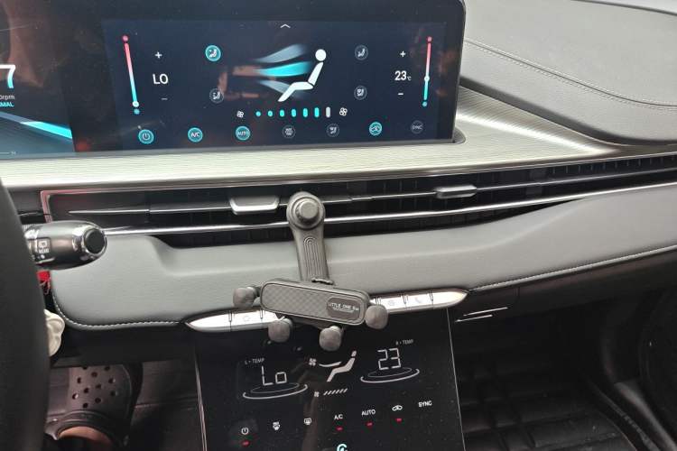 Used Chery Tiggo 8 PLUS 2022 290TGDI DCT Haoting Edition Audio And AC Panel