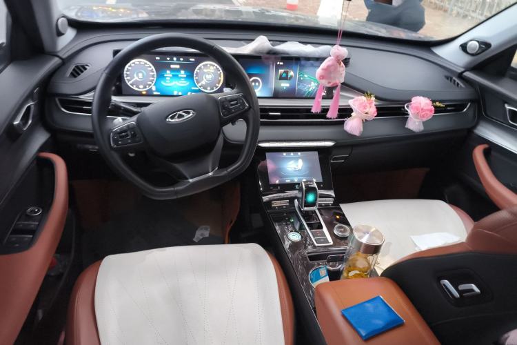 Used Chery Tiggo 8 PLUS 2022 Kunpeng Edition 390TGDI DCT Four-Wheel Drive Luxury Version Center Console