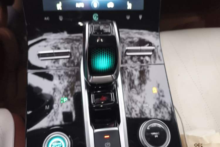 Used Chery Tiggo 8 PLUS 2022 Kunpeng Edition 390TGDI DCT Four-Wheel Drive Luxury Version Gear Lever