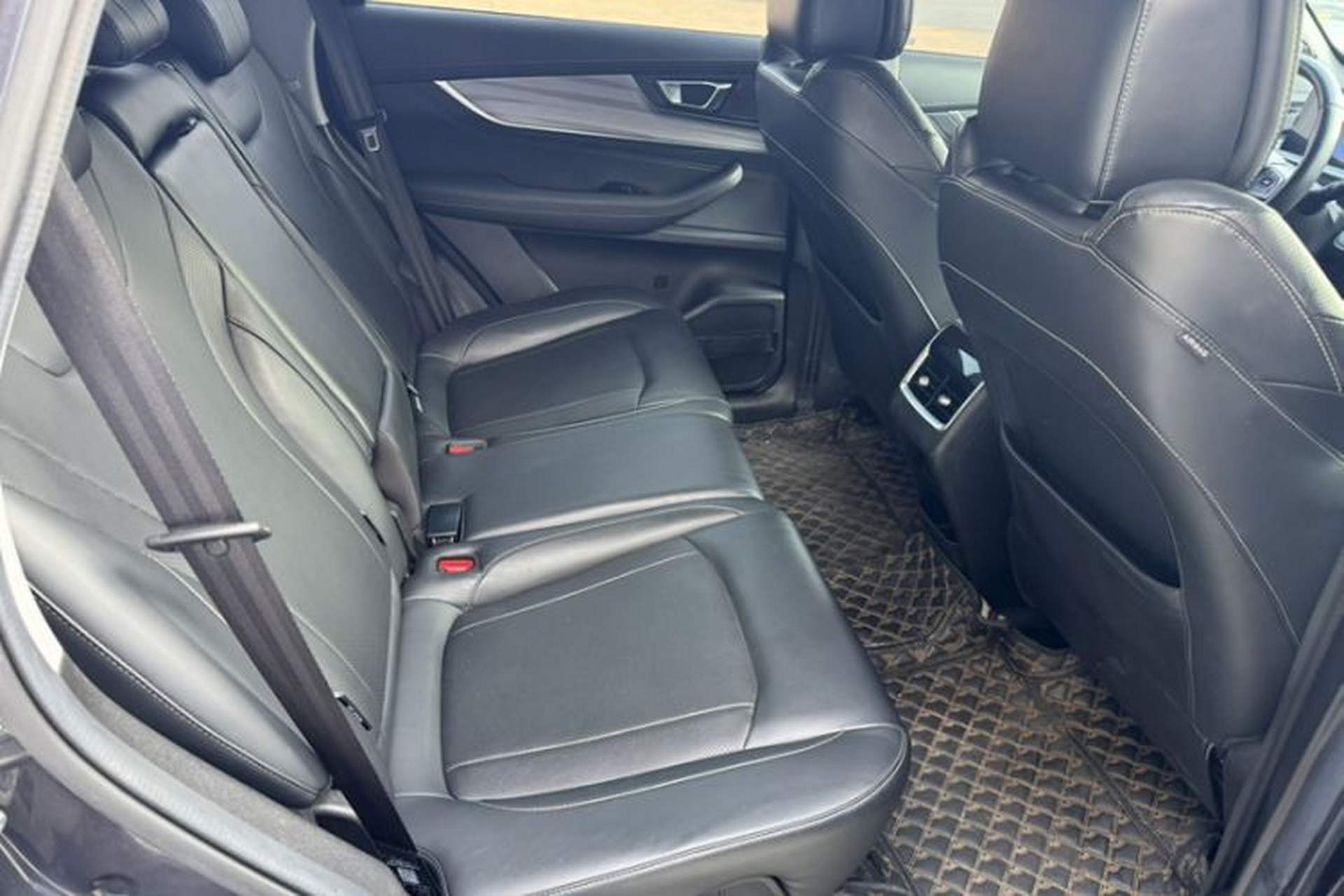 Used Chery Tiggo 8 PLUS 2022 290TGDI DCT Haoting Edition Interior 2