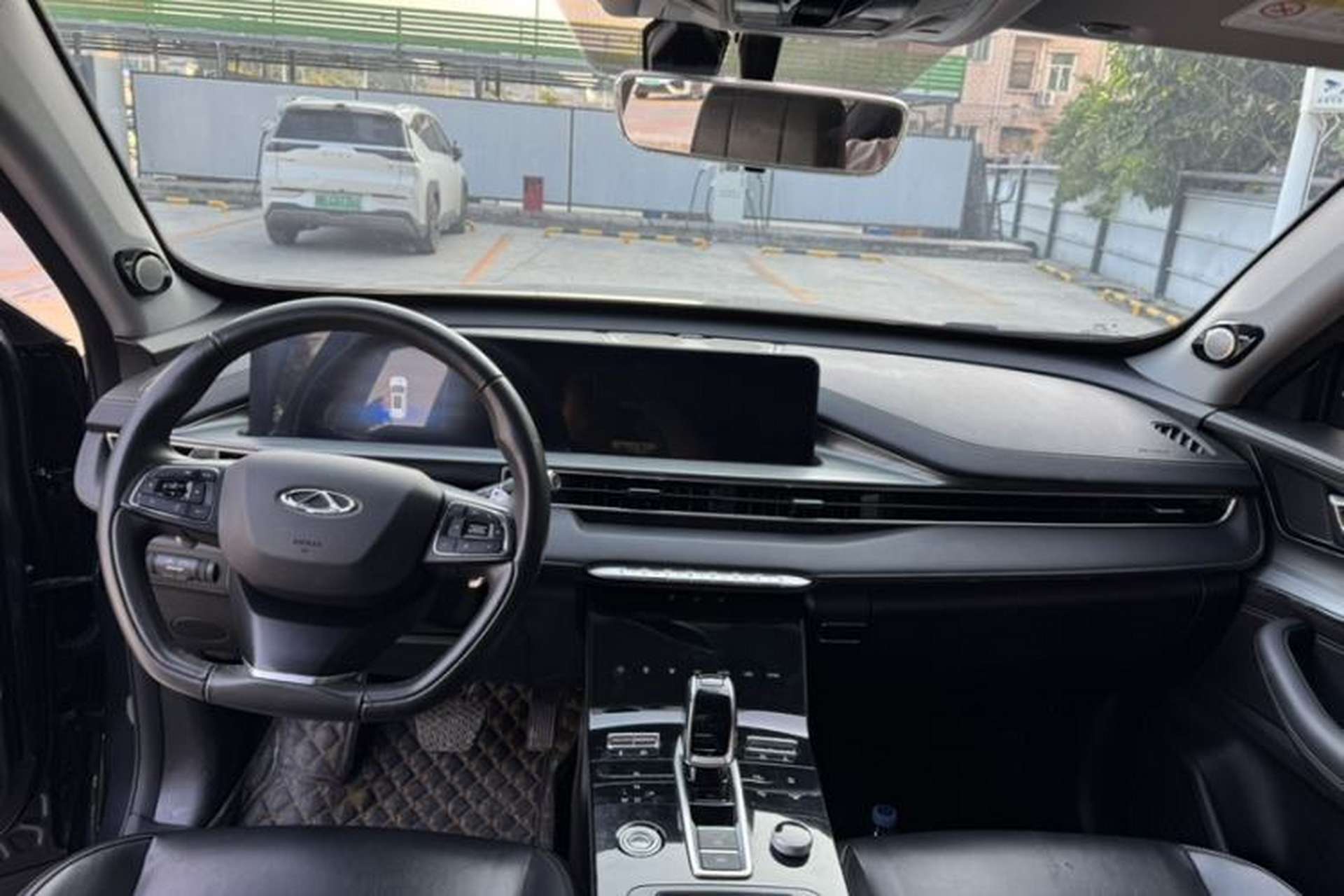 Used Chery Tiggo 8 PLUS 2022 290TGDI DCT Haoting Edition Interior 4