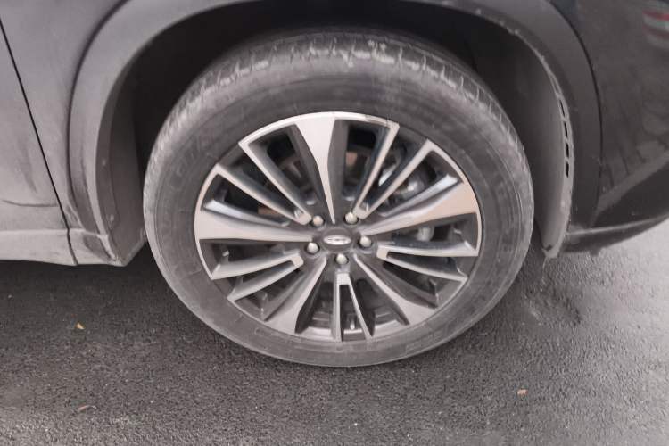 Used Chery Tiggo 8 PLUS 2022 Kunpeng Edition 390TGDI DCT Four-Wheel Drive Luxury Version Right Front Wheel Hub
