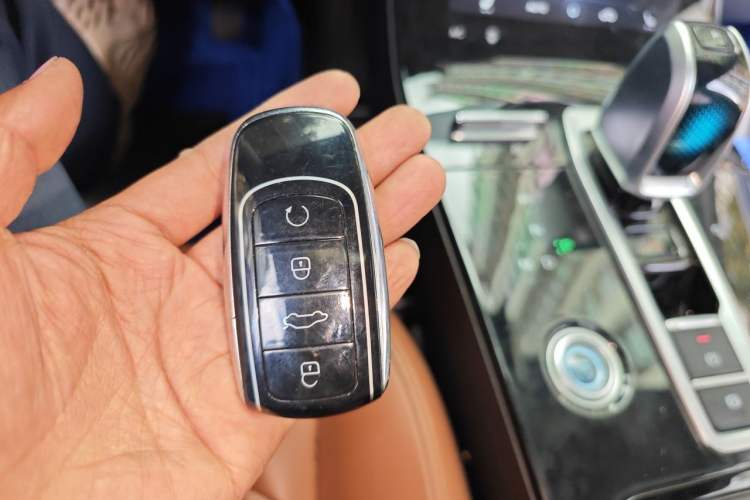 Used Chery Tiggo 8 PLUS 2022 Kunpeng Edition 390TGDI DCT Four-Wheel Drive Luxury Version Vehicle Key