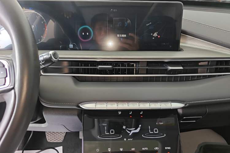Used Chery Tiggo 8 PLUS 2022 290TGDI DCT Haoting Edition Audio And AC Panel