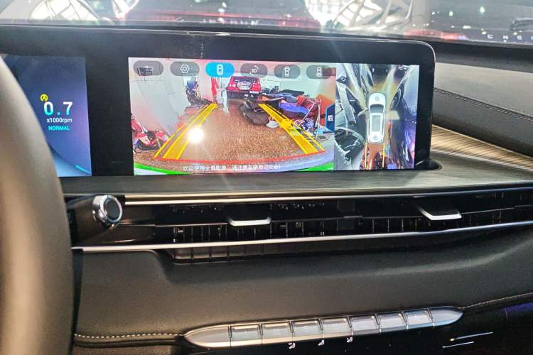 Used Chery Tiggo 8 PLUS 2022 290TGDI DCT Haoting Edition+ Audio And AC Panel