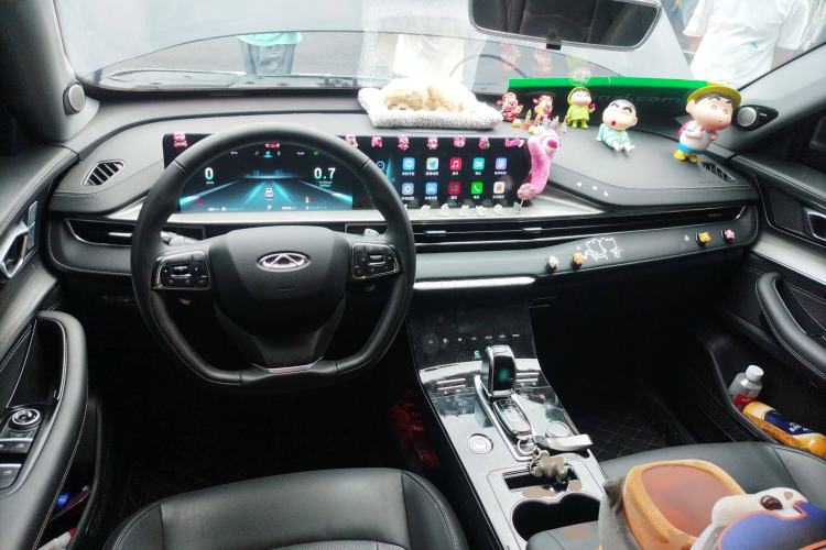 Used Chery Tiggo 8 PLUS 2022 290TGDI DCT Haoting Edition Center Console