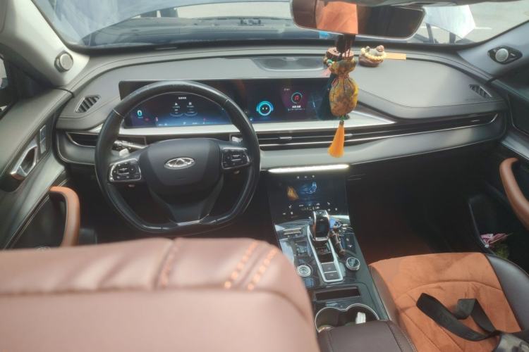 Used Chery Tiggo 8 PLUS 2022 290TGDI DCT Luxury Edition Center Console