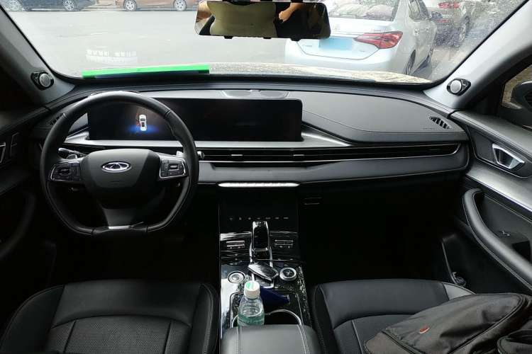 Used Chery Tiggo 8 PLUS 2022 Kunpeng Edition 390TGDI DCT Passion Plus Center Console