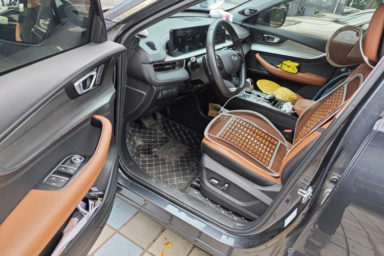 Used Chery Tiggo 8 PLUS 2022 290TGDI DCT Luxury Edition Driver Seat
