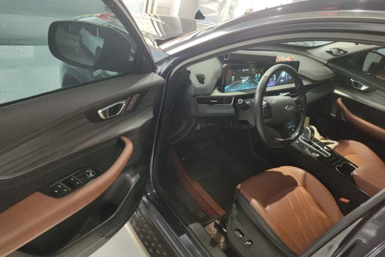 Used Chery Tiggo 8 PLUS 2022 290TGDI DCT Luxury Edition Driver Seat