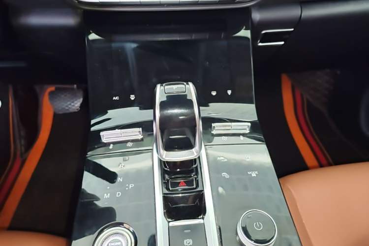 Used Chery Tiggo 8 PLUS 2022 290TGDI DCT Luxury Edition+ Gear Lever