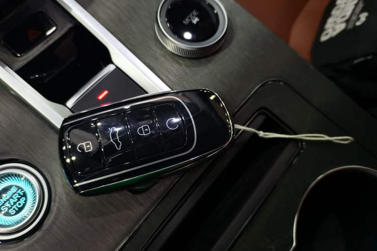 Used Chery Tiggo 8 PLUS 2022 Kunpeng Edition 390TGDI DCT Four-Wheel Drive Luxury Version Interior 1
