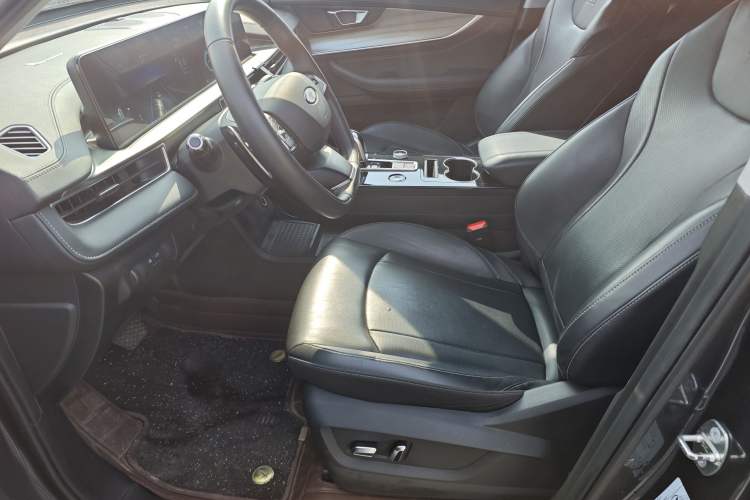 Used Chery Tiggo 8 PLUS 2022 290TGDI DCT Haoting Edition Interior 2