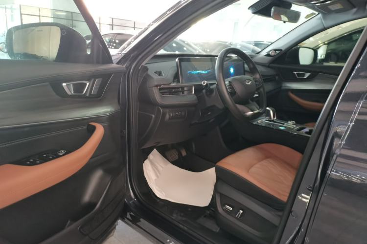 Used Chery Tiggo 8 PLUS 2022 Kunpeng Edition 390TGDI DCT Four-Wheel Drive Luxury Version Interior 3