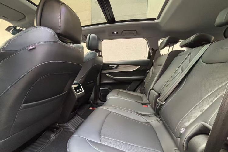 Used Chery Tiggo 8 PLUS 2022 290TGDI DCT Haoting Edition Interior 3