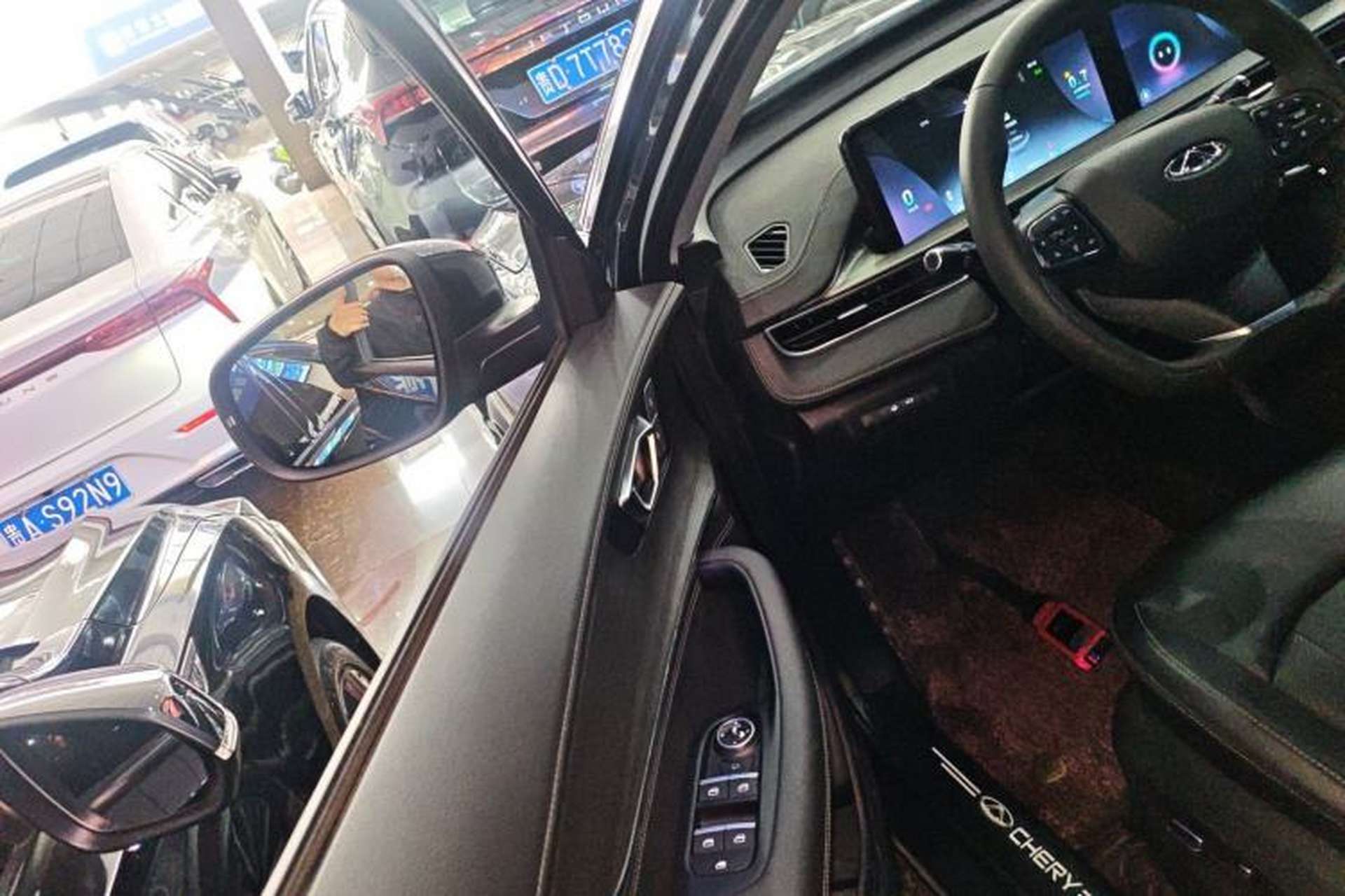 Used Chery Tiggo 8 PLUS 2022 290TGDI DCT Haoting Edition+ Interior 3