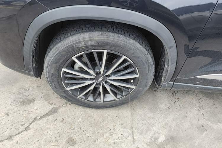 Used Chery Tiggo 8 PLUS 2022 Kunpeng Edition 390TGDI DCT Passion Version Left Front Wheel Hub
