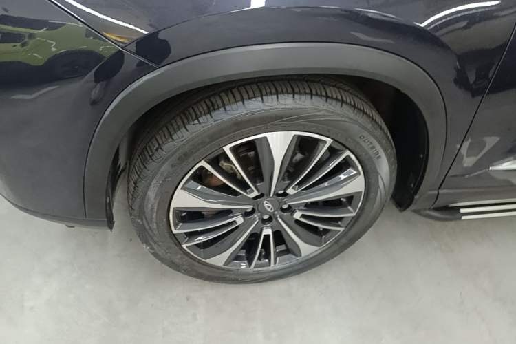 Used Chery Tiggo 8 PLUS 2022 Kunpeng Edition 390TGDI DCT Luxury Version Left Front Wheel Hub