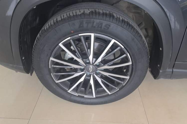 Used Chery Tiggo 8 PLUS 2022 290TGDI DCT Haoting Edition+ Left Front Wheel Hub