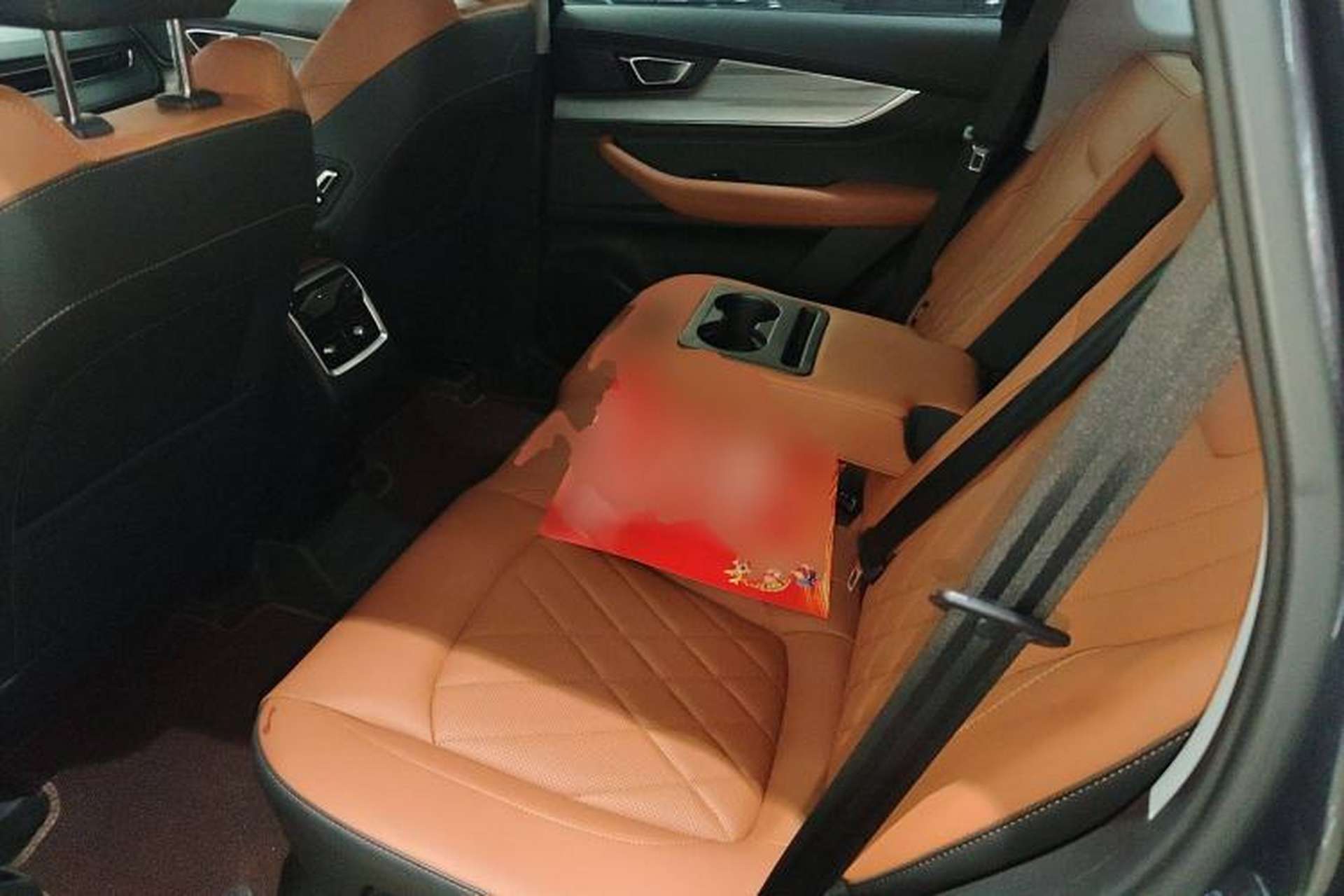 Used Chery Tiggo 8 PLUS 2022 Kunpeng Edition 390TGDI DCT Four-Wheel Drive Luxury Version Left Rear Seat