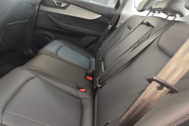 Used Chery Tiggo 8 PLUS 2022 Kunpeng Edition 390TGDI DCT Passion Plus Left Rear Seat