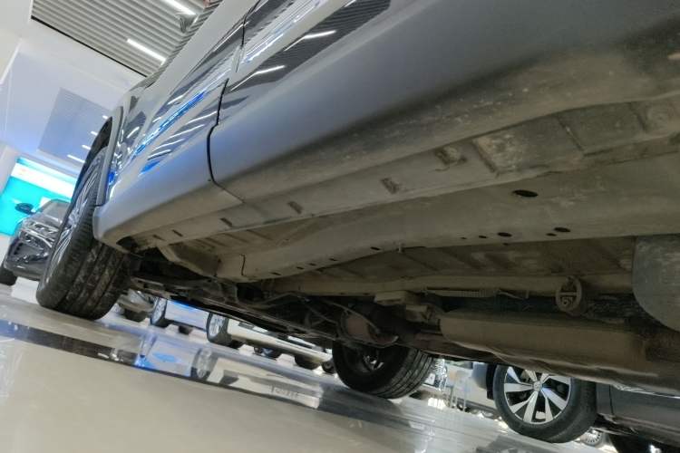 Used Chery Tiggo 8 PLUS 2022 Kunpeng Edition 390TGDI DCT Four-Wheel Drive Luxury Version Left Side Sill