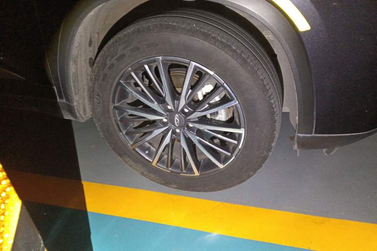 Used Chery Tiggo 8 PLUS 2022 290TGDI DCT Haoting Edition+ Right Front Wheel Hub