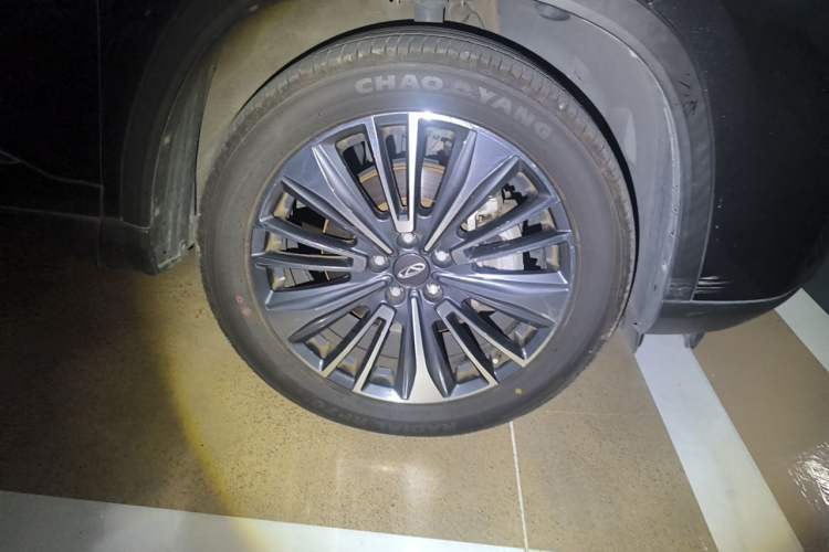 Used Chery Tiggo 8 PLUS 2022 Kunpeng Edition 390TGDI DCT Luxury Version Right Front Wheel Hub