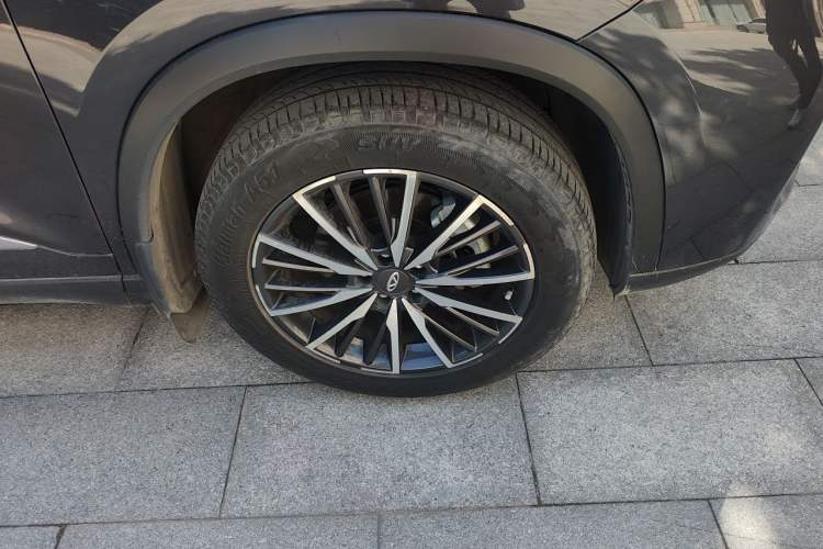 Used Chery Tiggo 8 PLUS 2022 290TGDI DCT Haoting Edition+ Right Front Wheel Hub