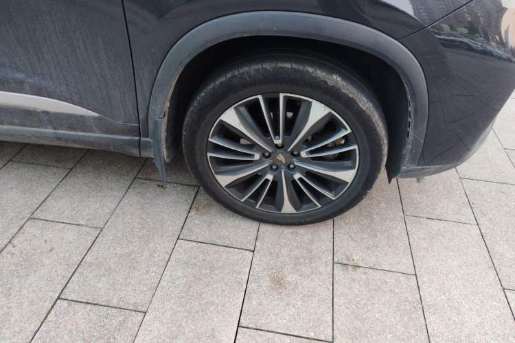 Used Chery Tiggo 8 PLUS 2022 Kunpeng Edition 390TGDI DCT Luxury Version Right Front Wheel Hub