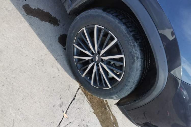 Used Chery Tiggo 8 PLUS 2022 Kunpeng Edition 390TGDI DCT Passion Version Right Front Wheel Hub