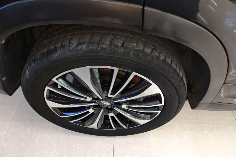 Used Chery Tiggo 8 PLUS 2022 Kunpeng Edition 390TGDI DCT Luxury+ Edition Right Rear Wheel Hub