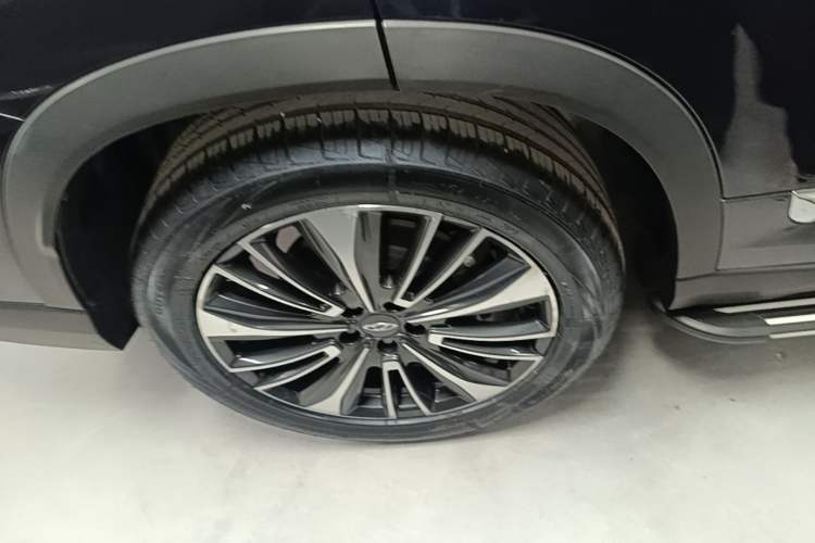 Used Chery Tiggo 8 PLUS 2022 Kunpeng Edition 390TGDI DCT Luxury Version Right Rear Wheel Hub