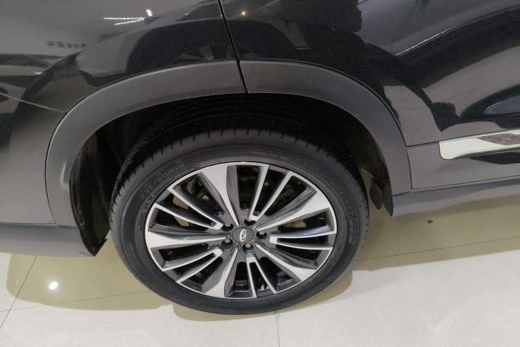 Used Chery Tiggo 8 PLUS 2022 Kunpeng Edition 390TGDI DCT Four-Wheel Drive Luxury Version Right Rear Wheel Hub
