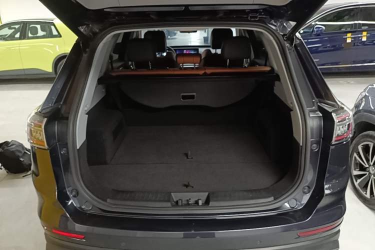 Used Chery Tiggo 8 PLUS 2022 Kunpeng Edition 390TGDI DCT Luxury Version Trunk