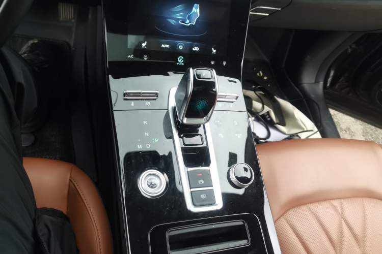 Used Chery Tiggo 8 PLUS 2022 290TGDI DCT Luxury Edition Gear Lever
