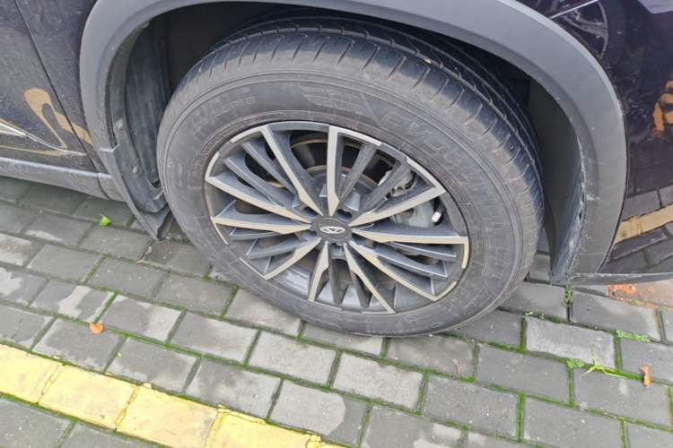 Used Chery Tiggo 8 PLUS 2022 Kunpeng Edition 390TGDI DCT Passion Version Right Front Wheel Hub
