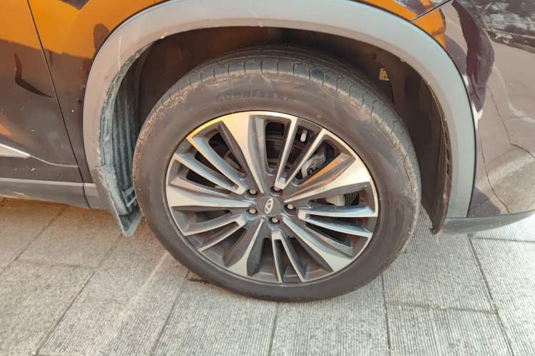 Used Chery Tiggo 8 PLUS 2022 Kunpeng Edition 390TGDI DCT Luxury Version Right Front Wheel Hub