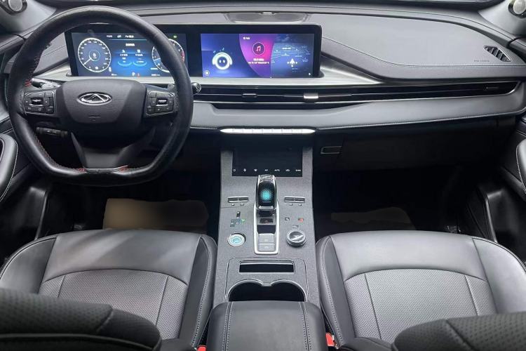 Used Chery Tiggo 8 PLUS 2022 Kunpeng Edition 390TGDI DCT Passion Plus Center Console