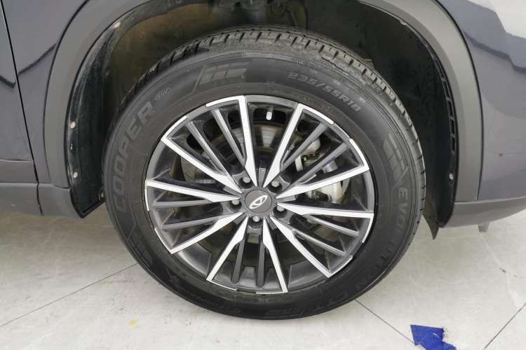 Used Chery Tiggo 8 PLUS 2022 Kunpeng Edition 390TGDI DCT Passion Version Left Front Wheel Hub