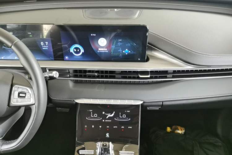 Used Chery Tiggo 8 PLUS 2022 Kunpeng Edition 390TGDI DCT Passion Plus Audio And AC Panel