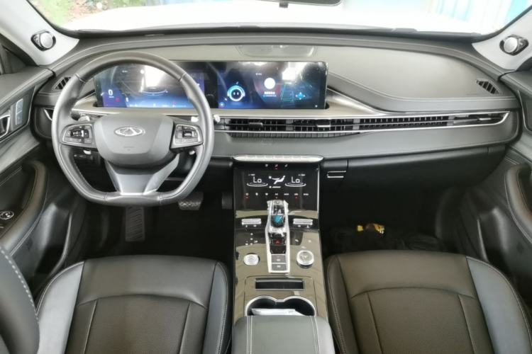Used Chery Tiggo 8 PLUS 2022 Kunpeng Edition 390TGDI DCT Passion Plus Center Console