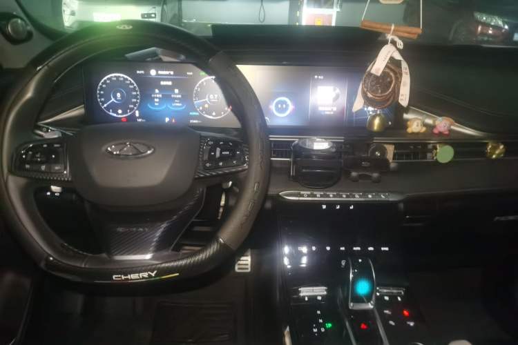 Used Chery Tiggo 8 PLUS 2022 290TGDI DCT Haoting Edition+ Center Console
