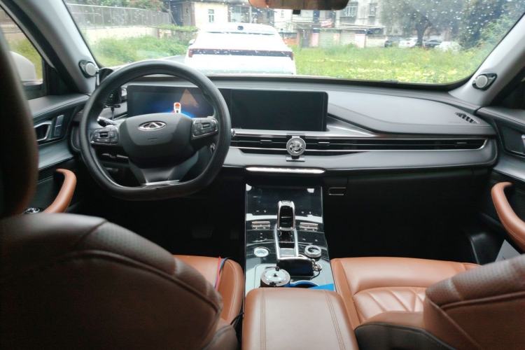 Used Chery Tiggo 8 PLUS 2022 Kunpeng Edition 390TGDI DCT Four-Wheel Drive Luxury Version Center Console